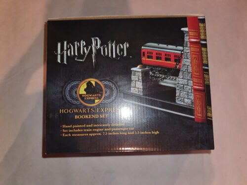 Könyvtámasz - Harry Potter Hogwarts Express Train Figurine Bookends Statue Set